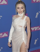 18vmas-carpet_027.jpg