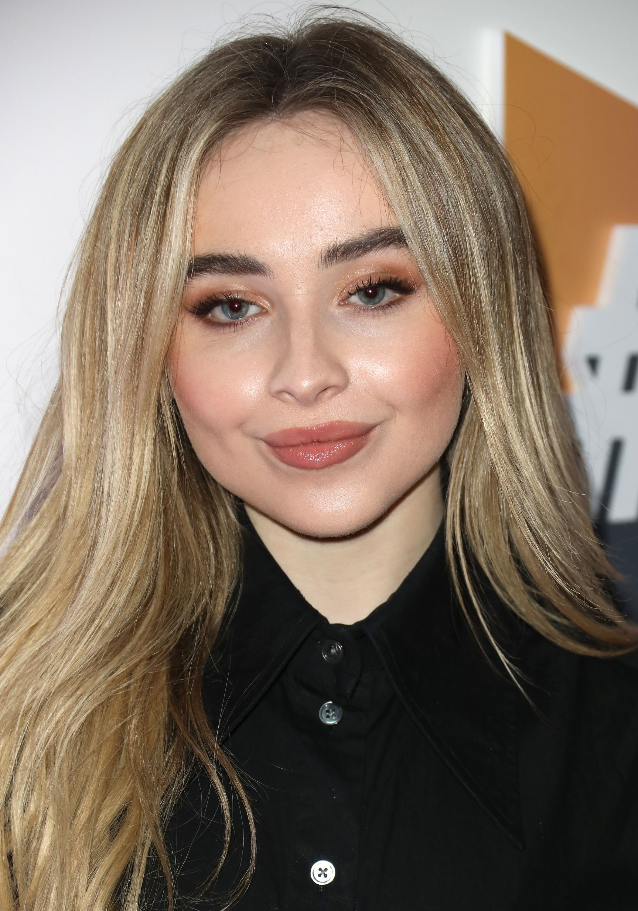 girlsup-carpet_002.jpg girlsup-carpet_002.jpg