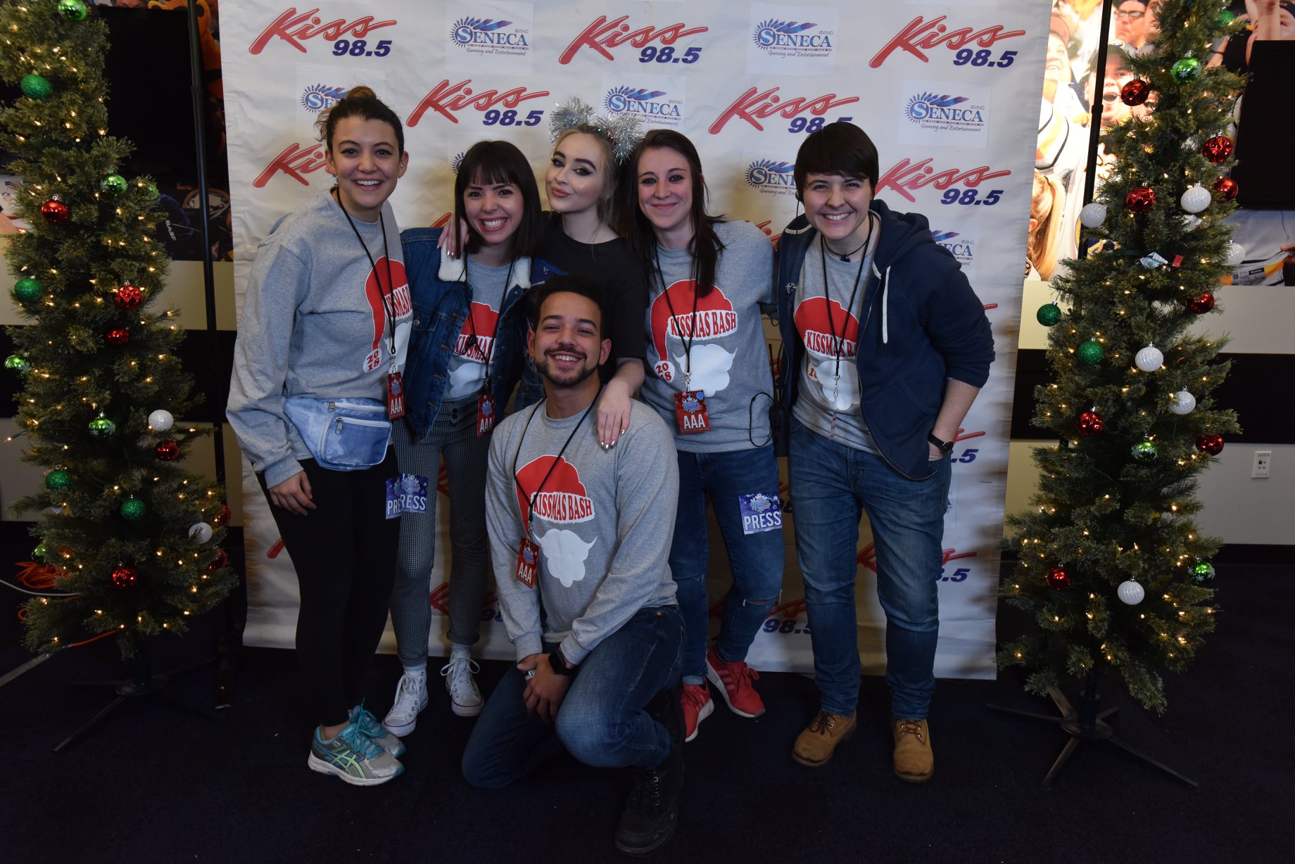 985-kissmas_038.jpg 985-kissmas_038.jpg