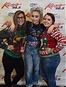 985-kissmas_026.jpg