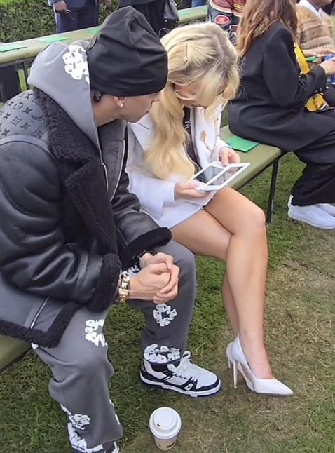 lv-ss24-show-show_008.jpg lv-ss24-show-show_008.jpg