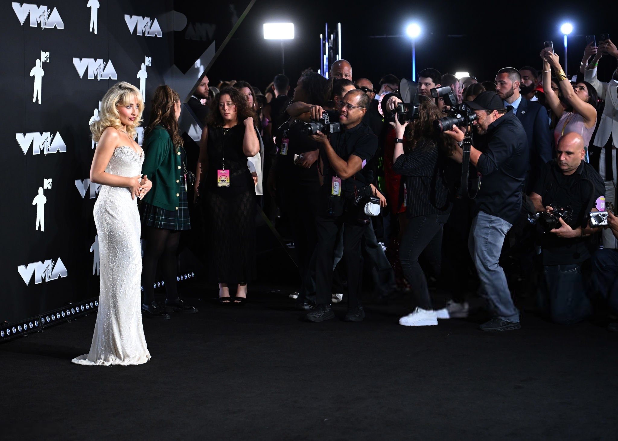 24-vmas-carpet_166.jpg 24-vmas-carpet_166.jpg