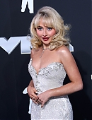 24-vmas-carpet_056.jpg