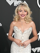 24-vmas-carpet_069.jpg