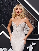 24-vmas-carpet_097.jpg