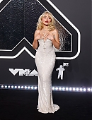 24-vmas-carpet_117.jpg