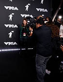 24-vmas-carpet_123.jpg