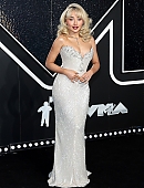 24-vmas-carpet_129.jpg