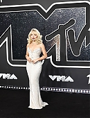 24-vmas-carpet_130.jpg