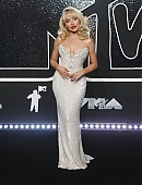 24-vmas-carpet_140.jpg