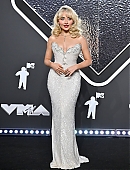 24-vmas-carpet_143.jpg