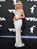 24-vmas-carpet_159.jpg