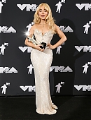 24-vmas-press_081.jpg