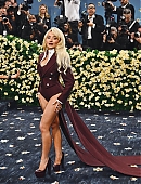 25-metgala-carpet_100.jpg