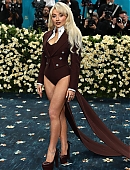 25-metgala-carpet_107.jpg
