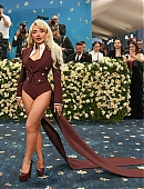 25-metgala-carpet_142.jpg