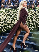25-metgala-carpet_221.jpg
