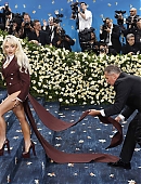 Filename=25-metgala-carpet_258.jpg
Filesize=490KiB
Dimensions=3000x2110
Date added=May 06, 2025 25-metgala-carpet_258.jpg