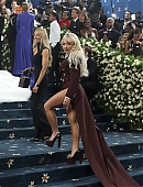 Filename=25-metgala-carpet_272.jpg
Filesize=280KiB
Dimensions=1365x2048
Date added=May 06, 2025 25-metgala-carpet_272.jpg
