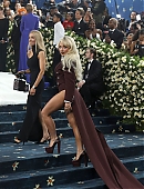 Filename=25-metgala-carpet_274.jpg
Filesize=281KiB
Dimensions=1365x2048
Date added=May 06, 2025 25-metgala-carpet_274.jpg
