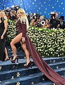 Filename=25-metgala-carpet_275.jpg
Filesize=468KiB
Dimensions=2048x1365
Date added=May 06, 2025 25-metgala-carpet_275.jpg