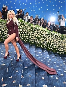 Filename=25-metgala-carpet_280.jpg
Filesize=498KiB
Dimensions=3000x2000
Date added=May 06, 2025 25-metgala-carpet_280.jpg