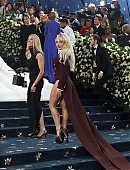 Filename=25-metgala-carpet_288.jpg
Filesize=280KiB
Dimensions=1365x2048
Date added=May 06, 2025 25-metgala-carpet_288.jpg