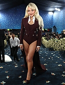 Filename=25-metgala-carpet_296.jpg
Filesize=252KiB
Dimensions=1437x2048
Date added=May 06, 2025 25-metgala-carpet_296.jpg