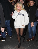 Filename=outside-latenight-sm25_087.jpg
Filesize=470KiB
Dimensions=2000x3000
Date added=Dec 09, 2025 outside-latenight-sm25_087.jpg