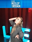 live-kelly-ryan-booth_003.jpg