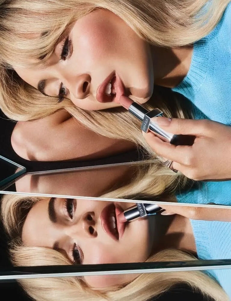 prada-lipstick-ps_003.jpg prada-lipstick-ps_003.jpg