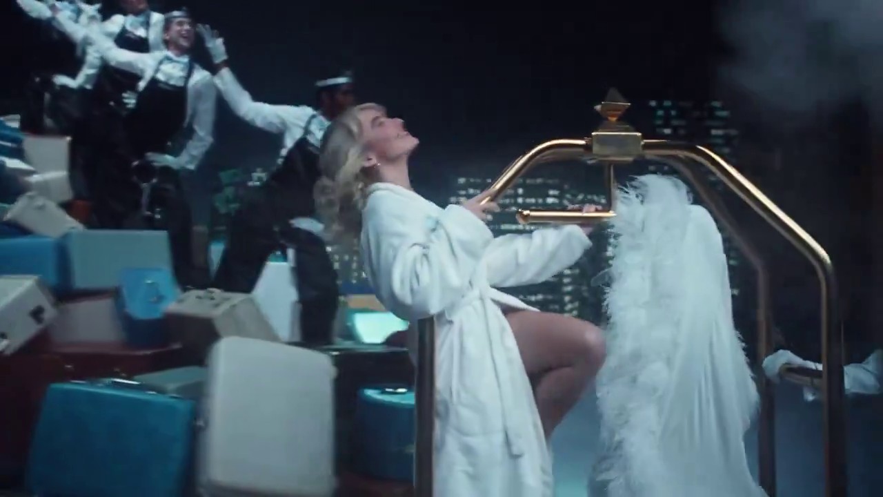 redken-leave-in-camp-vid_027.jpg redken-leave-in-camp-vid_027.jpg