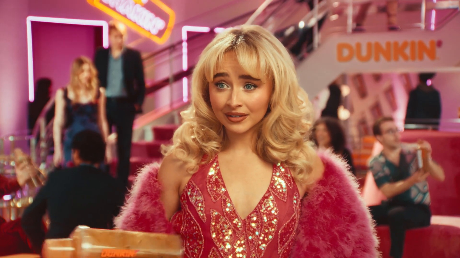 sc-dunkin-vid-caps_011.jpg sc-dunkin-vid-caps_011.jpg