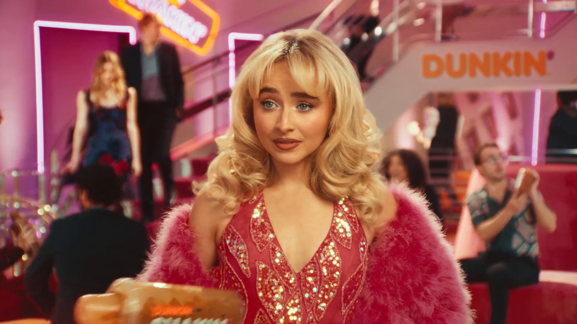 sc-dunkin-vid-caps_015.jpg sc-dunkin-vid-caps_015.jpg