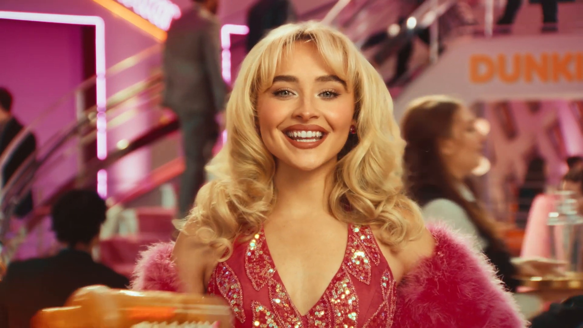 sc-dunkin-vid-caps_018.jpg sc-dunkin-vid-caps_018.jpg