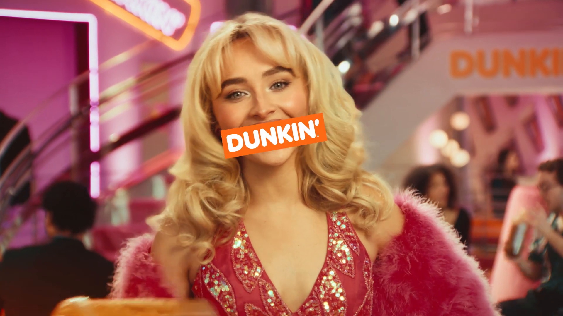 sc-dunkin-vid-caps_019.jpg sc-dunkin-vid-caps_019.jpg