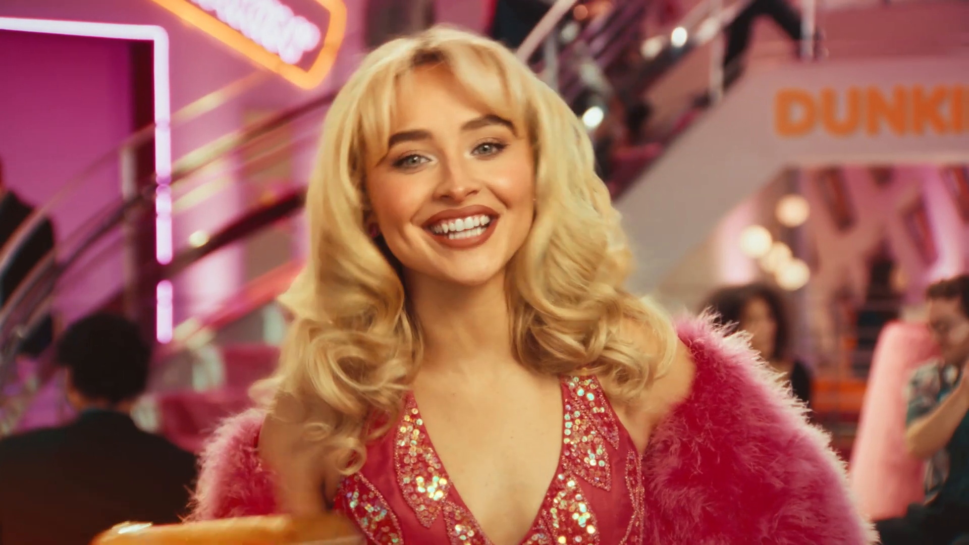 sc-dunkin-vid-caps_022.jpg sc-dunkin-vid-caps_022.jpg