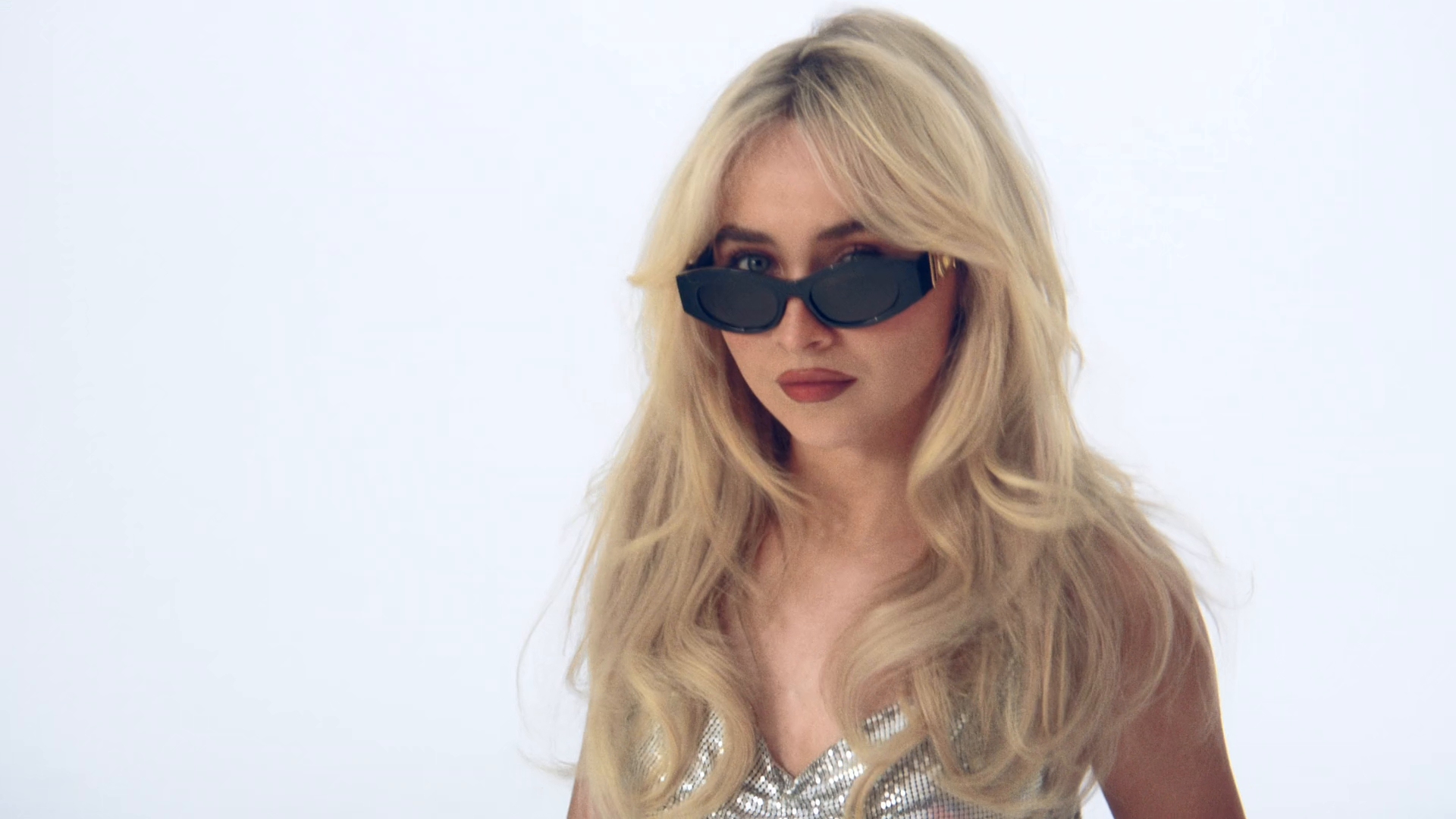 versace-biggie-cat-sunnies-video_005.jpg versace-biggie-cat-sunnies-video_005.jpg