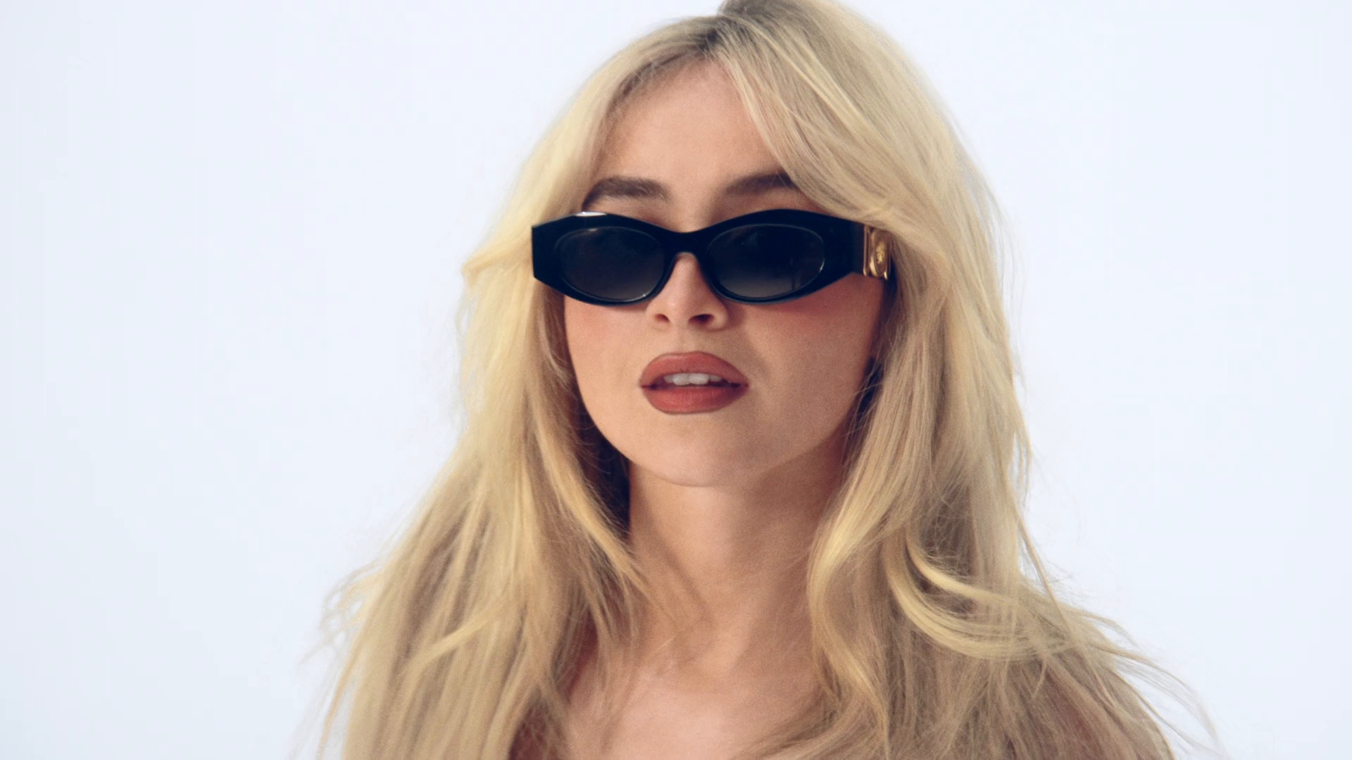 versace-biggie-cat-sunnies-video_006.jpg versace-biggie-cat-sunnies-video_006.jpg