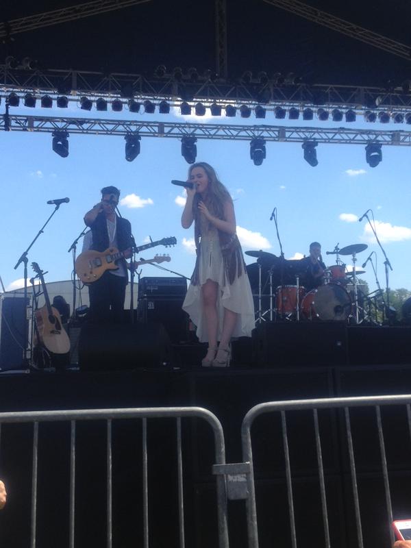 15-ball-fest-perf_011.jpg 15-ball-fest-perf_011.jpg