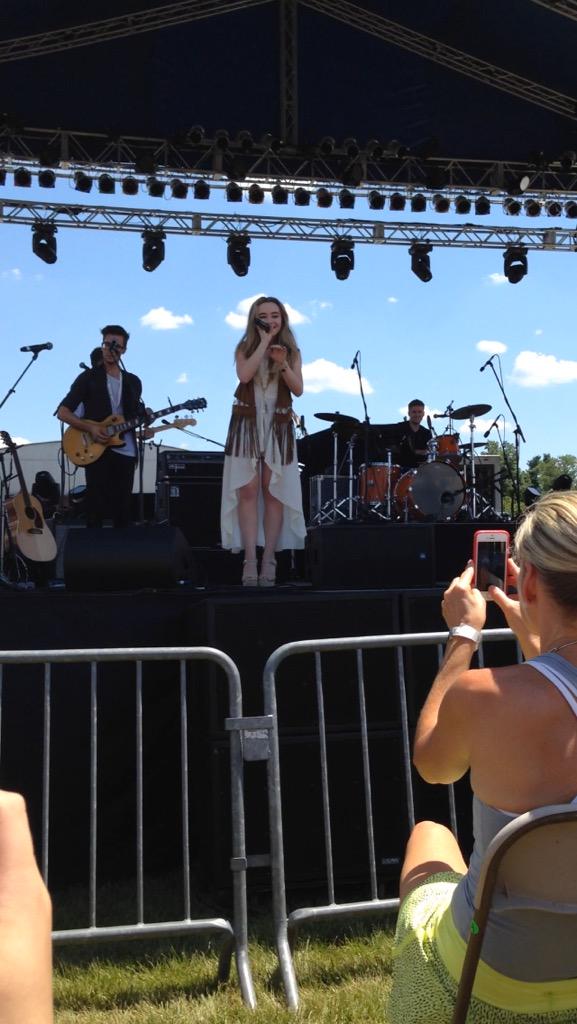 15-ball-fest-perf_014.jpg 15-ball-fest-perf_014.jpg