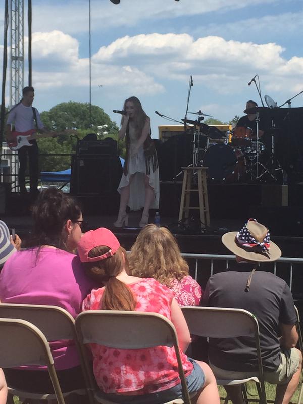 15-ball-fest-perf_016.jpg 15-ball-fest-perf_016.jpg