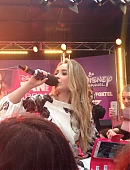 dc-fanfest-aus-perf_050.jpg