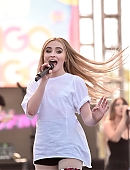 18-wangotango-vill-perf_010.jpg