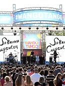 18-wangotango-vill-perf_045.jpg