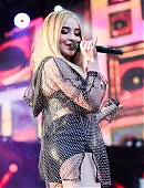 18-wangotango-perf_004.jpg