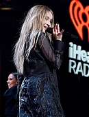 1061kissfm-jb-perf_020.jpg