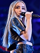 18-1035kissfm-jb-perf_031.jpg