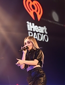 18-1035kissfm-jb-perf_035.jpg