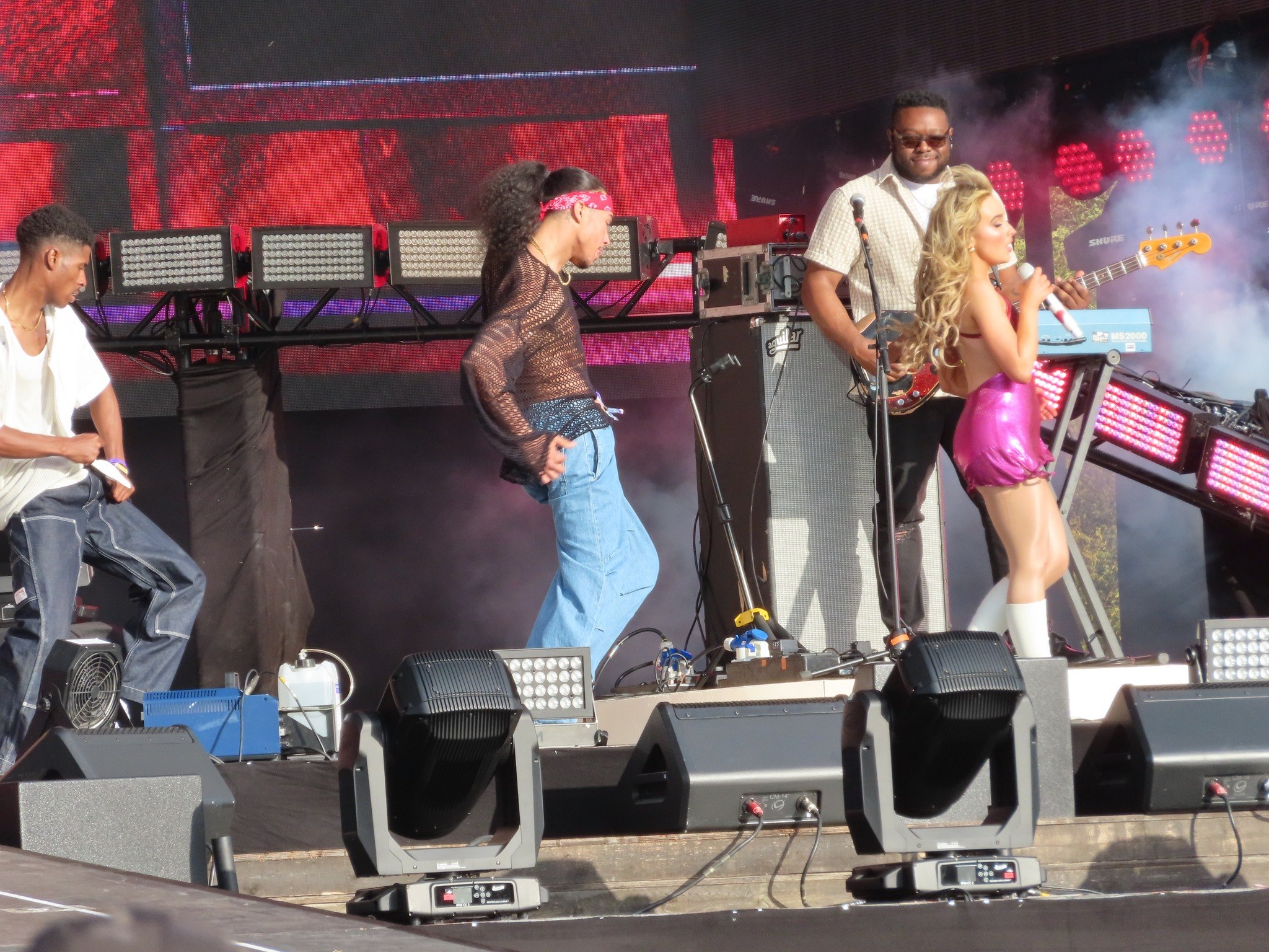 Credit: [url=https://www.facebook.com/media/set/?set=a.10167898719530002&type=3]Abby[/url]
